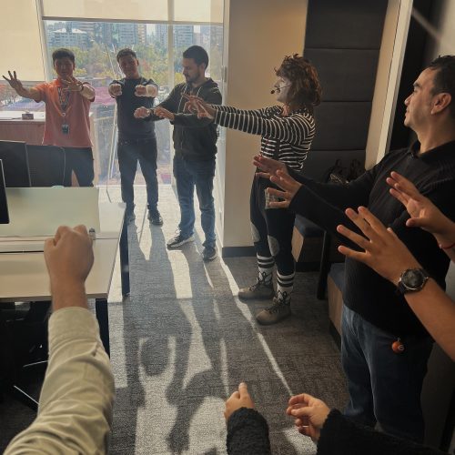 Actividad de Risoterapia en Syntec.